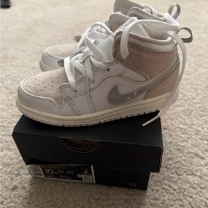 Nike Kids' White and Tan Sneakers